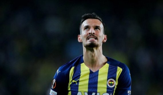 Tifozët e Fenerbahçes të pakënaqur me Berishën