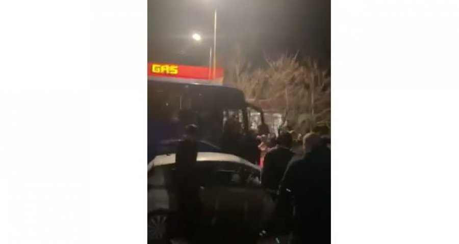 Sulmohet autobusi i KB Prishtinës