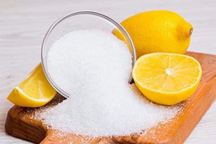 Lëng limoni dhe kripë/ Si të largoni dhimbjen e fortë të kokës në pak minuta