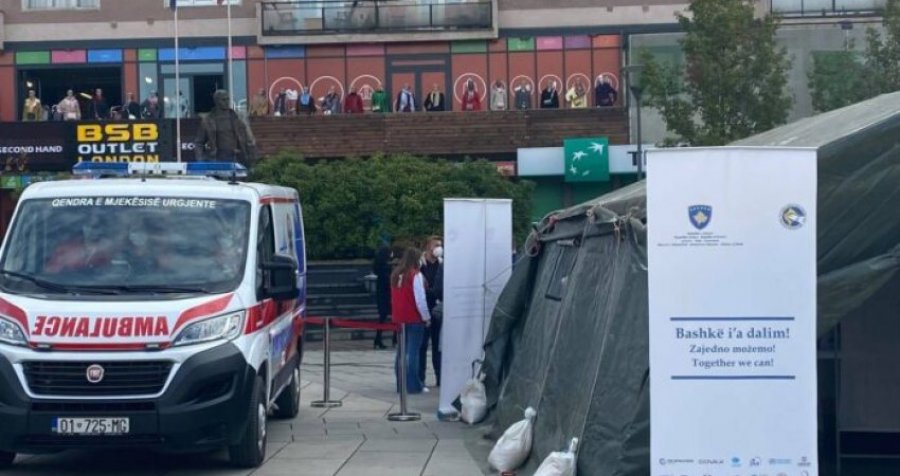 Nis vaksinimi kundër COVID-19 në sheshin 'Zahir Pajaziti' në Prishtinë