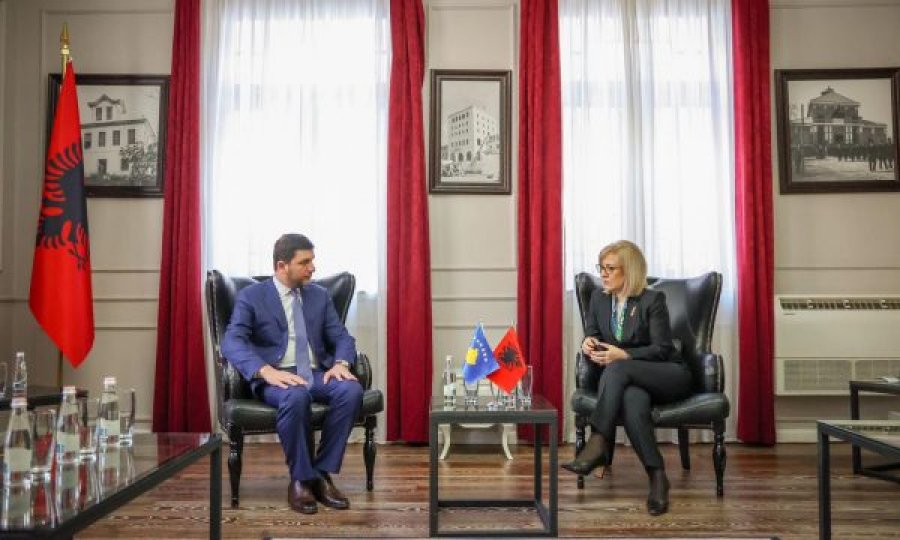 Krasniqi takon kryekuvendaren e Shqipërisë, thotë se bashkëpunimi Kosovë-Shqipëri duhet të jetë prioritet shtetëror