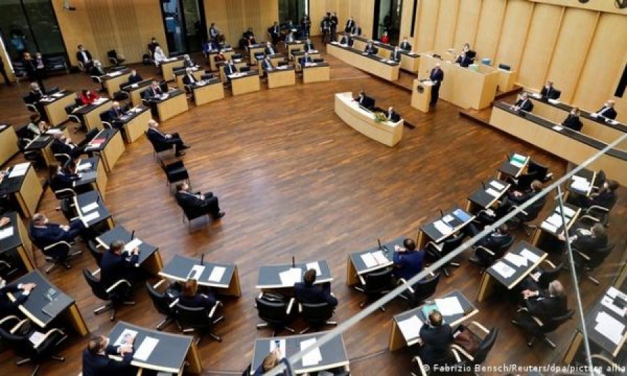 Kur do të hyjë në fuqi vendimi për njohjen e patentë shoferëve të lëshuar nga Kosova dhe cilat do të njihen fillimisht?