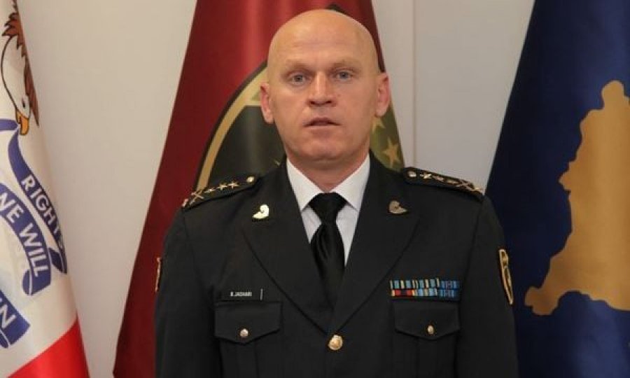 Komandanti i Komandës së Forcave Amerikane për Evropë, Gjeneral Tod D. Wolters, uron Gjeneral Jasharin për detyrën e re