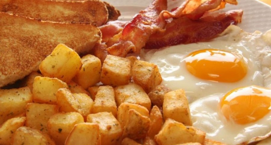 Mos hani kurrë patate, vezë dhe bukë së bashku