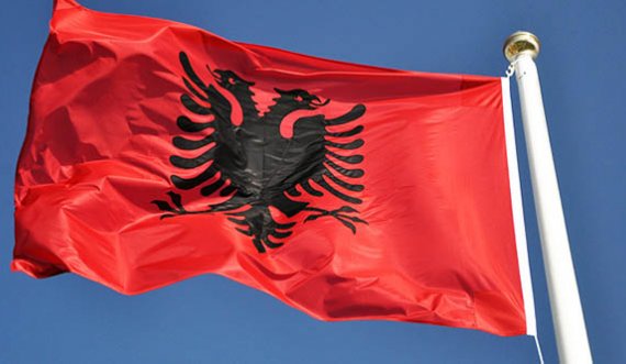 Shqipëria u kërkon shtetasve shqiptarë të largohen nga Ukraina