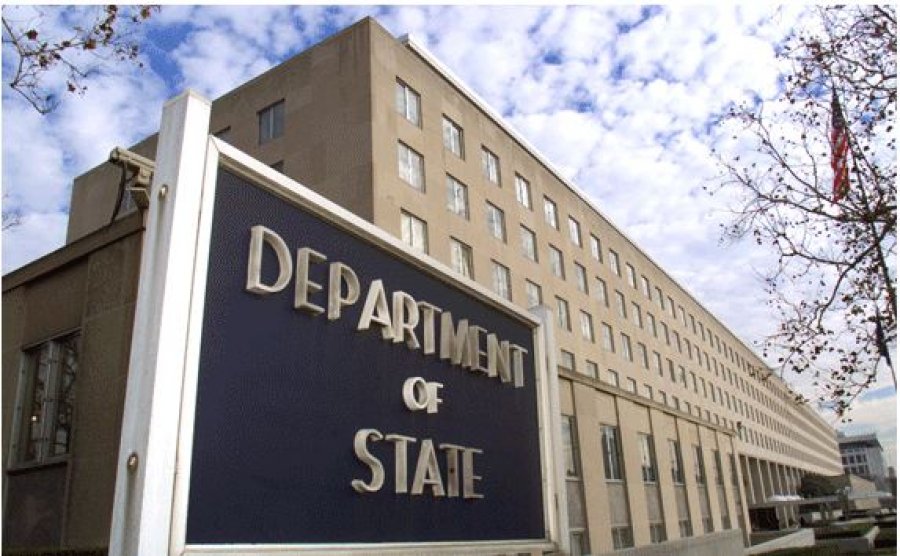 Zyrtari i Departamentit: Qytetarët amerikanë mos të presin se ushtria do t’i evakuojë nga Ukraina