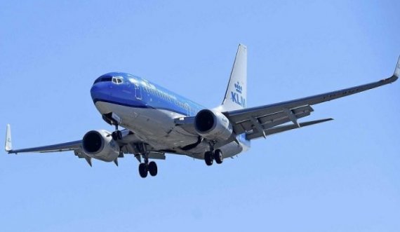 Disa linja ajrore anulojnë fluturimet disa i devijojnë