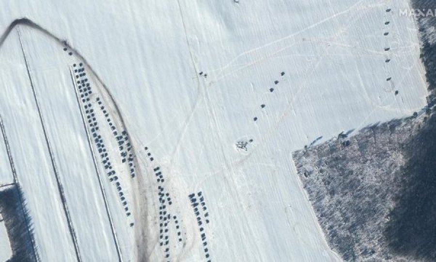 CNN: Rusia e ka rrethuar Ukrainën nga tri anët