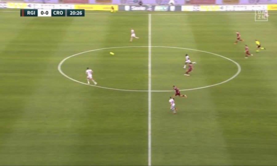 Gol i jashtëzakonshëm nga 54 metra në Serie B