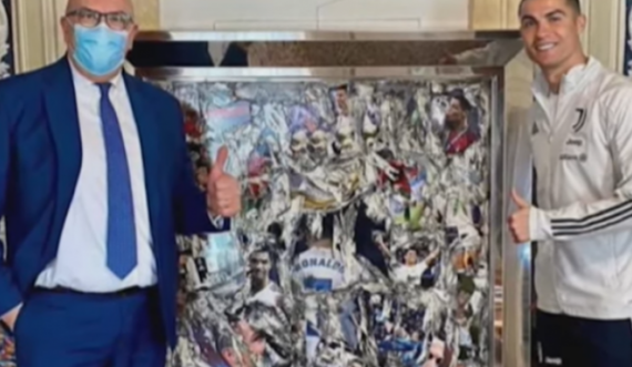 “Janë momentet më pikante të sukseseve të tij në futboll”, Ronaldo blen pikturën e artistit shqiptar