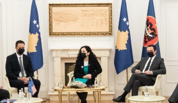 Nga presidentja me 2400 euro, te ushtari i FSK-së me 480 euro – Sa do të jenë pagat me ligj të ri