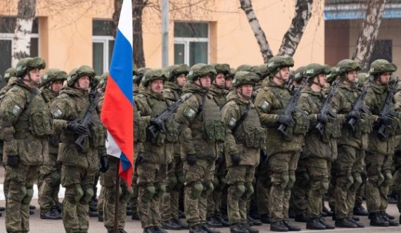 Lajmi i fundit: Rusia njofton se do të tërheqë disa trupa nga kufiri