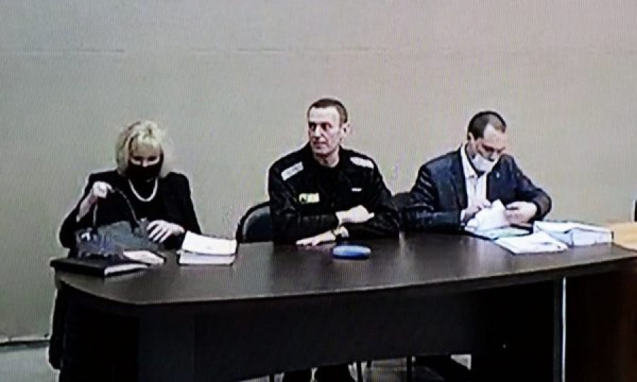 Derisa bota po flet për Ukrainën, Rusia në heshtje po tenton të zgjas dënimin e kritikut të Putint