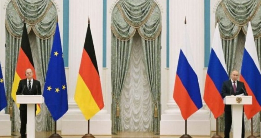 Pas takimit me kancelarin gjerman, Putini: Rusia nuk dëshiron luftë