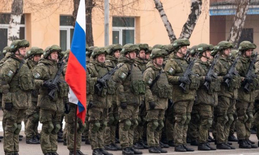 Lajmi i fundit: Rusia njofton se do të tërheqë disa trupa nga kufiri