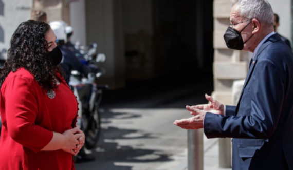 Presidenti austriak uron Ditën e Pavarësisë