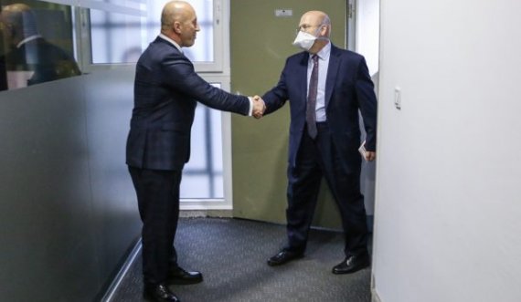 Hovenier takohet me Haradinajn, diskutojnë rreth rolit të opozitës dhe partneritetit Kosovë-SHBA
