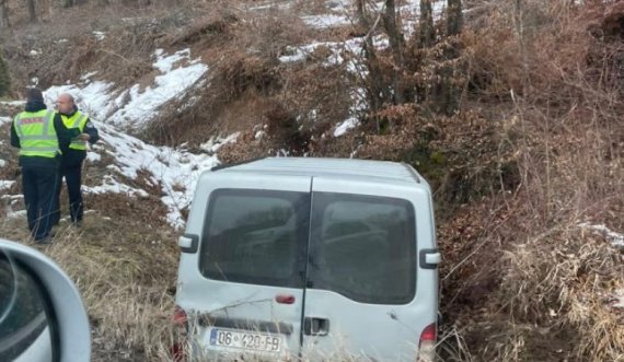 Aksident trafiku tek Liqeni i Badovcit