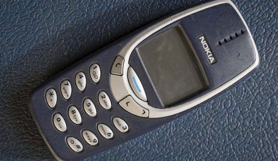 Kanë frikë se mos përgjohen, izraelitët blejnë modelet e vjetra të telefonave “Nokia”