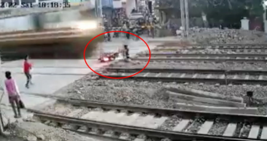 Kamerat xhirojnë një person që i ‘iku vdekjes’, në sekondën e fundit shpëton nga treni 