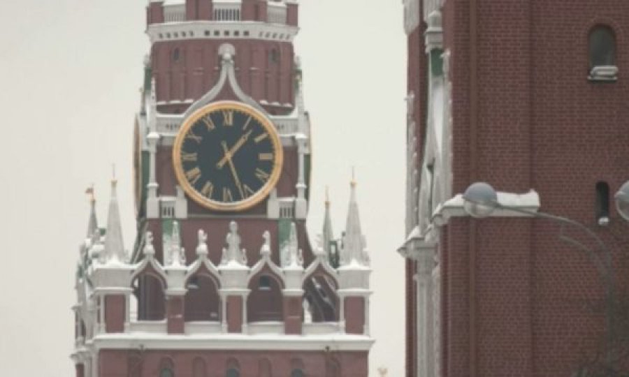 Rusia tallet me Perëndimin: Të na thotë kur do pushtojmë se po planifikojmë pushimet