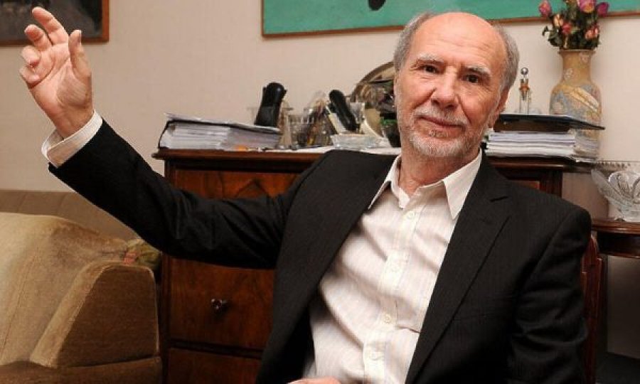 Vuçiq dekoron poetin serb që bënte thirrje për vrasje të muslimanëve në Sarajevë