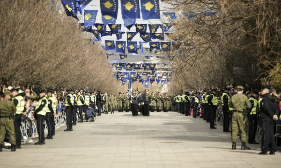 Qytetarët presin më shumë nga përfaqësuesit e shtetit në 14 vjetorin e pavarësisë