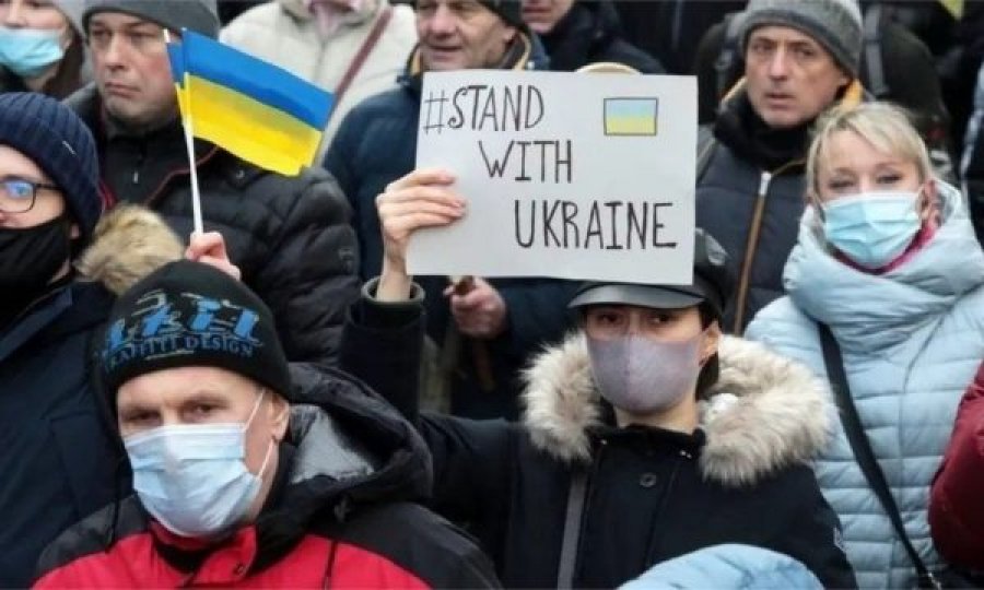 “Kjo është shtëpia jonë”, Amerikanët që refuzojnë të largohen nga Ukraina