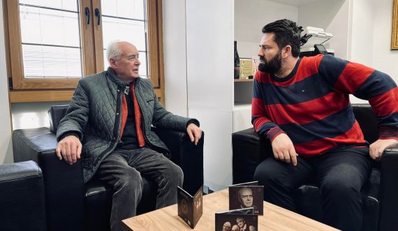 Maestro Zhani Ciko viziton Ansamblin Shqiptar
