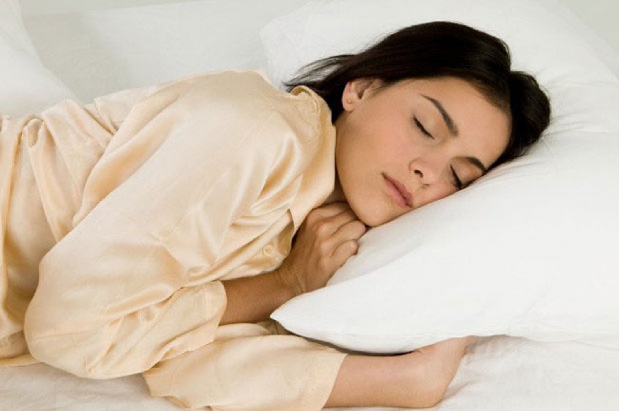 Hiqni dorë nga problemet e gjumit me këto 4 mënyra të thjeshta!