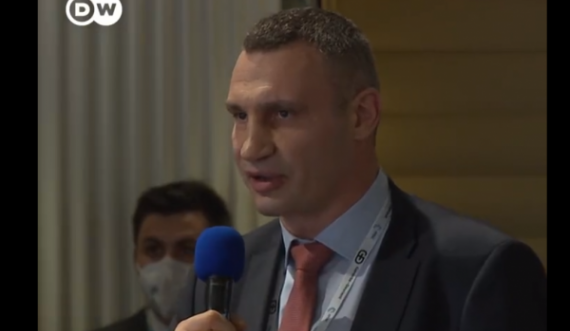 Klitschko kritikon kryediplomaten gjermane për helmetat: Na duhen armë