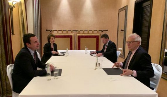 Borell flet për takimin me Kurtin e Gërvallën, thotë se pret përparim në dialogun me Serbinë