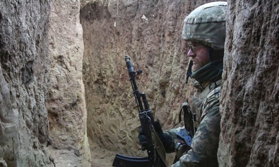 Raportohet për dy ushtarë të vrarë në Ukrainë