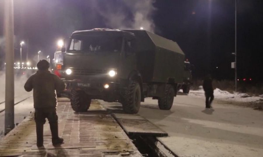 Tensione në Kiev, të shtëna e bombardime në periferi të Donetsk