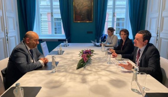 Ish-ambasadori: Është krijuar përshtypja se Gërvalla shkoi në Mynih për të marrë shënime
