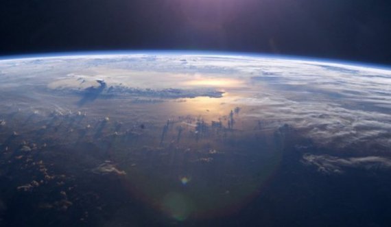 Teoritë kryesore mbi origjinën e jetës në Tokë