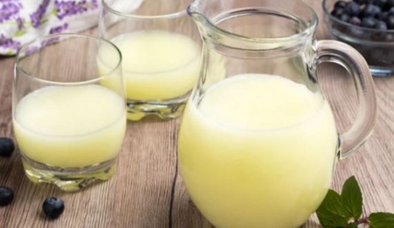 Shumë njerëz e hedhin këtë pije dhe nuk i dinë dobitë e saj, bën mrekulli për mëlçinë
