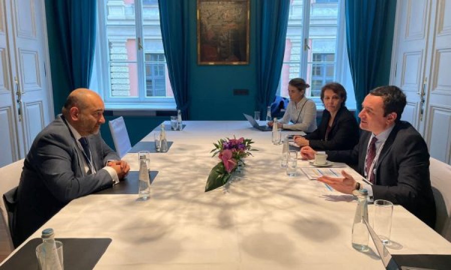 Ish-ambasadori: Është krijuar përshtypja se Gërvalla shkoi në Mynih për të marrë shënime