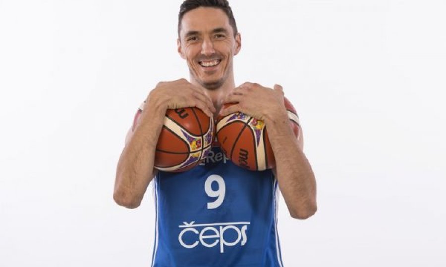 Ish-basketbollisti i NBA-së viziton Kosovën