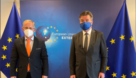 Pala kosovare përfundon takimin me Lajçakun në Bruksel
