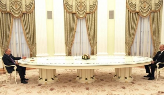 Ilham Aliyev i pari President që shkon te Putin pas pushtimit