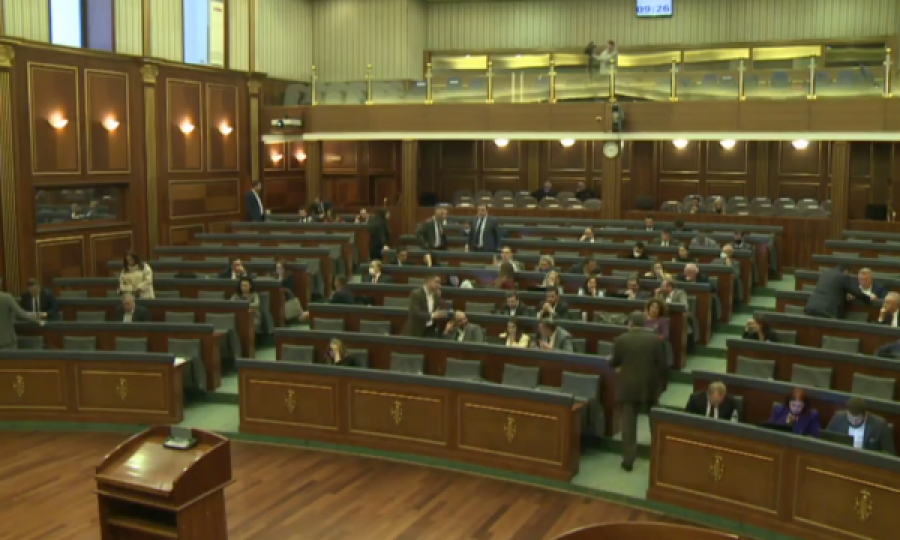 Ministrat e Kurtit s’i paraqesin projektligjet sipas rendit të ditës, LDK e lëshon seancën