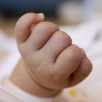 Një foshnjë vdes nga COVID -19, prindërit i dhurojnë organet