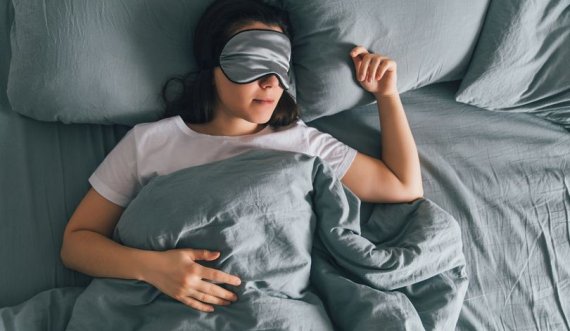 10 arsye të çuditshme që nuk ju lejojnë të bëni gjumë të rehatshëm