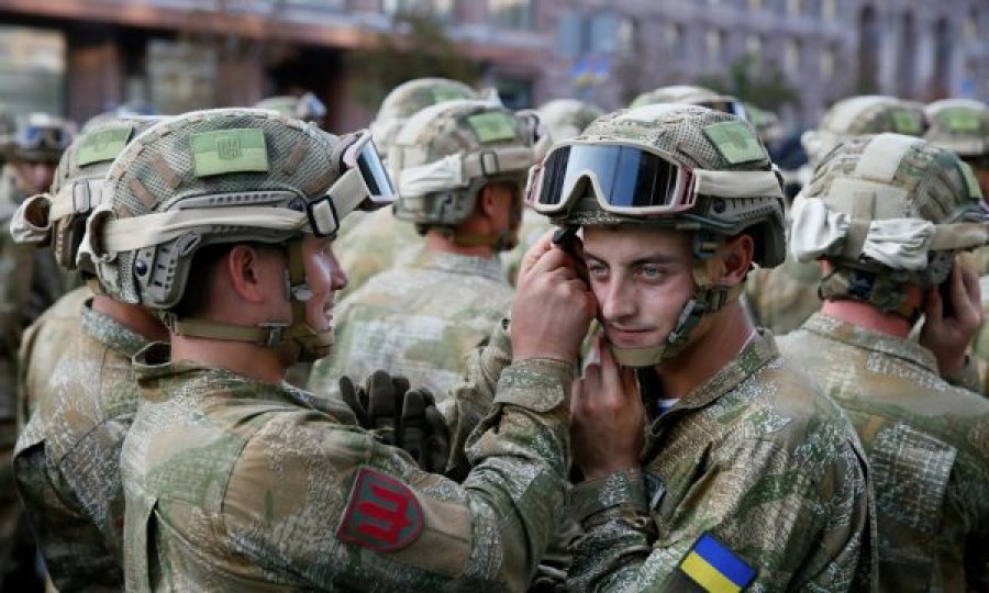 Ukraina fillon rekrutimin e rezervistëve të moshave 18-60 vjeç