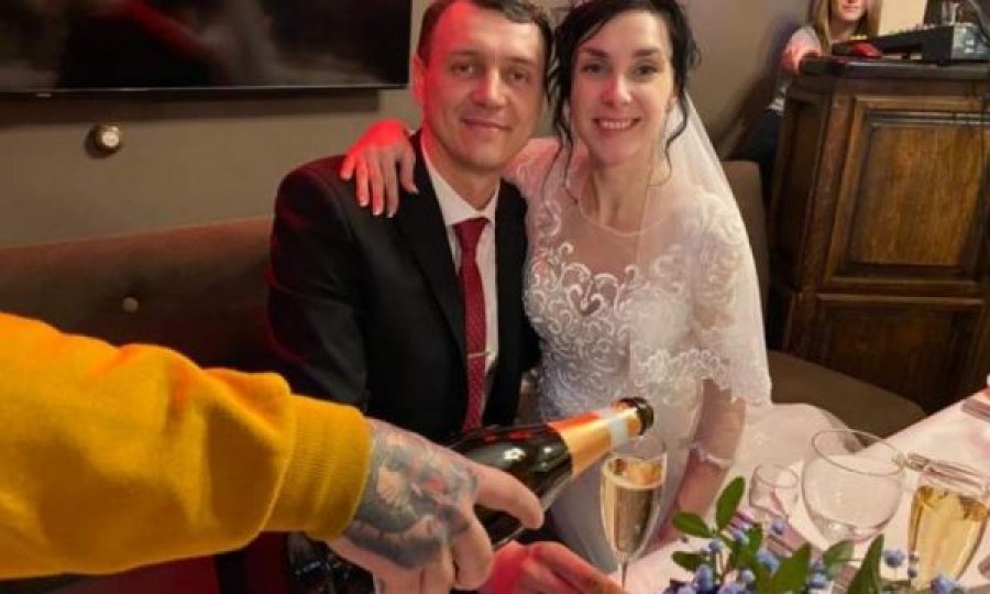 Shteti në prag lufte, çifti ukrainas martohen pranë forcave ruse