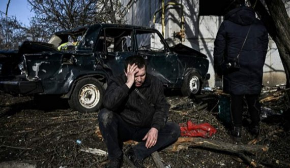 Shkatërrim në masë dhe njerëz të tmerruar, pasojat tragjike të bombardimeve ruse në Ukrainë