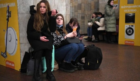 Rrëfimi prekës i gazetares ukrainase: S’guxoja t’i telefonoja familjarët, doja t’ua zgjasja paqen