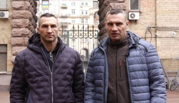 Vëllezërit Klitschko paraqiten nga Kievi, e motivojnë popullin ukrainas me fjalë të mëdha