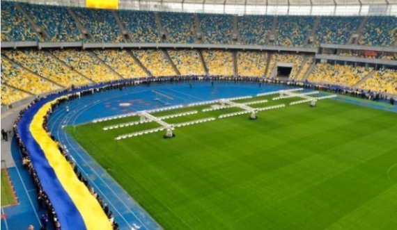 Liga elitare e futbollit në Ukrainë shtyhet për së paku 30 ditë